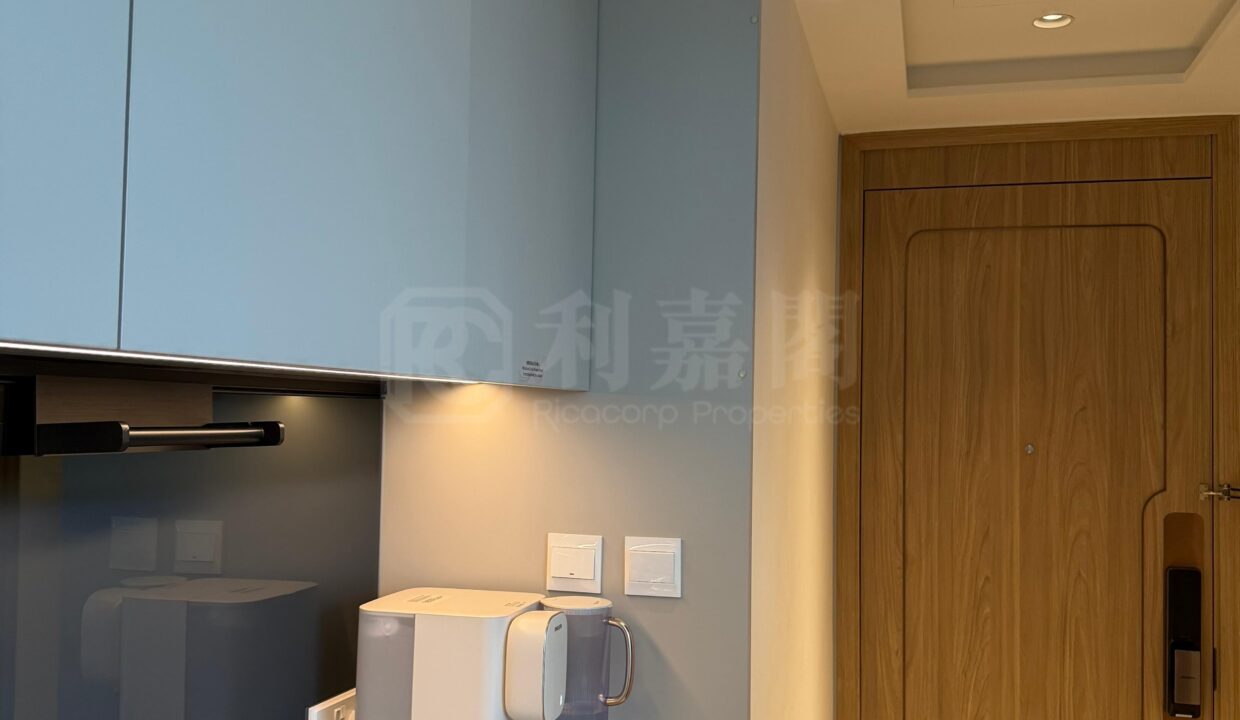 1b7745f2-ac7c-4c7b-8017-520a4247797b