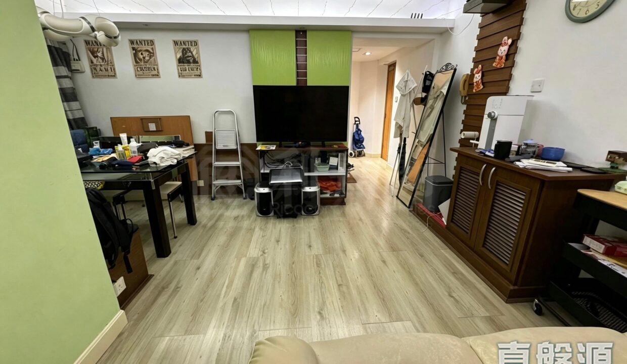 deb0c766-6027-4af5-a6cc-215e24de63d8.jpeg