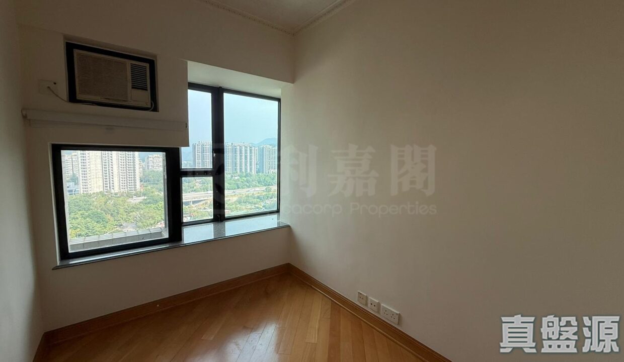 3e9420fc-7ac5-48a8-9fec-839332fd8cf1.jpeg