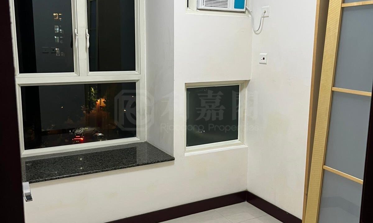 76f7ddec-6016-4b04-bbe3-df34ba5078be.jpeg