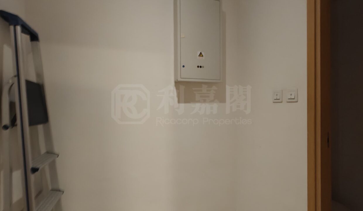 b82d50a0-5ea5-425e-abf4-0237e8ee4b63.jpeg