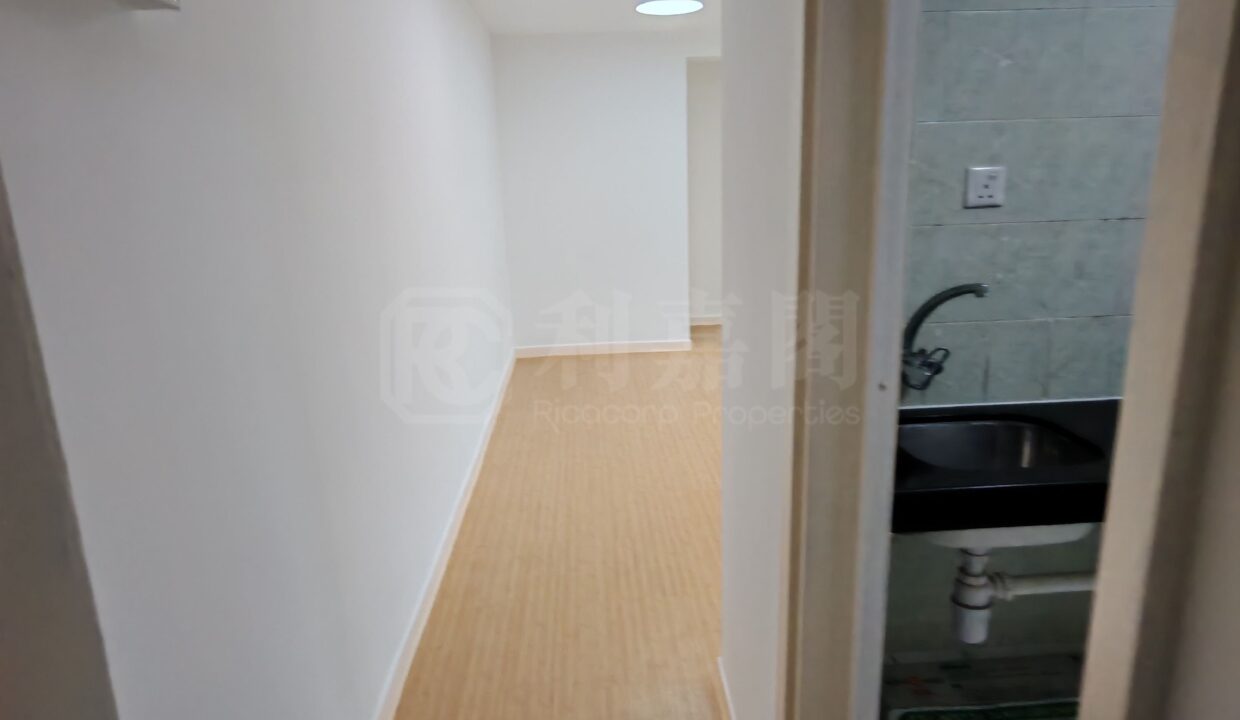 420a0ad1-0771-4069-9c3c-a8df6a8f7898