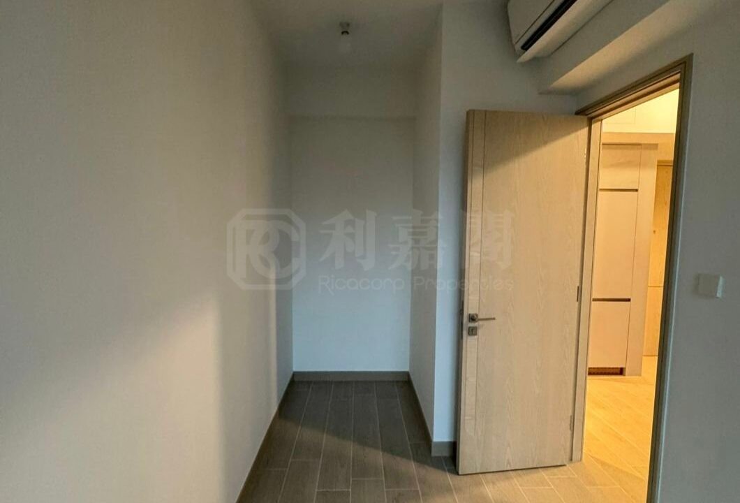 4267abea-2aa6-47ce-9073-0c62651165bf