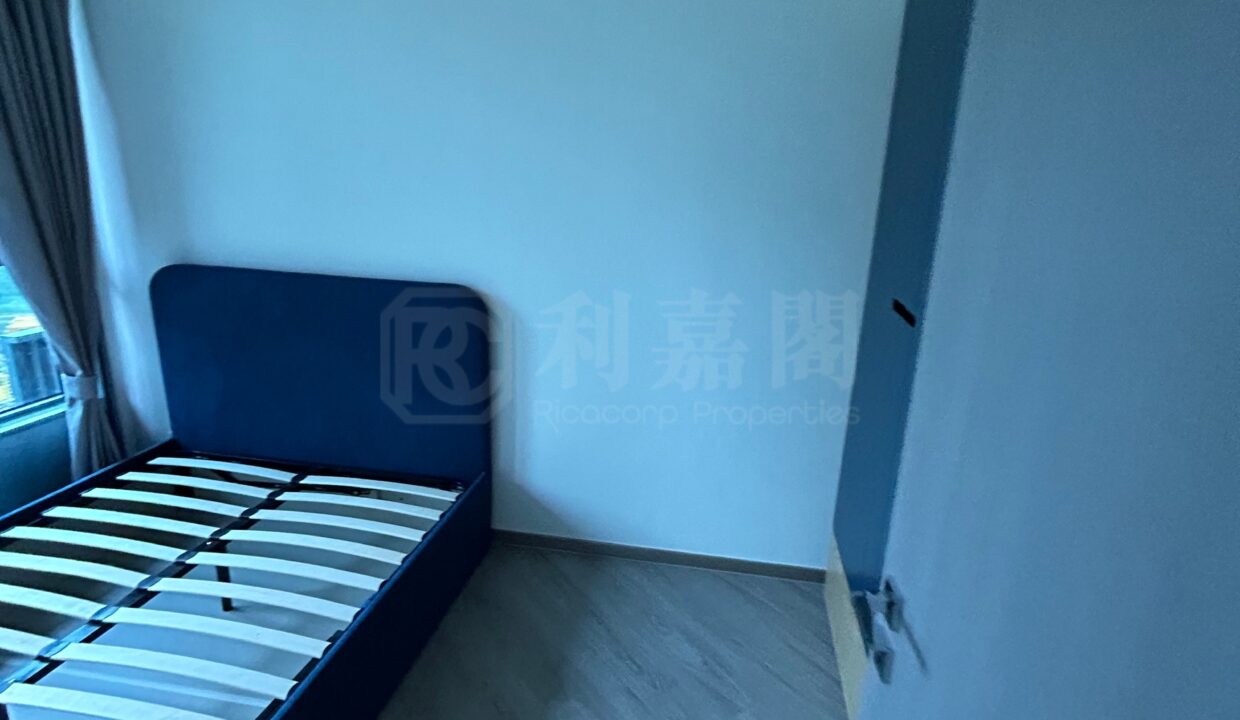 592805d5-24ab-4f85-b89e-2b8d2e7907f2