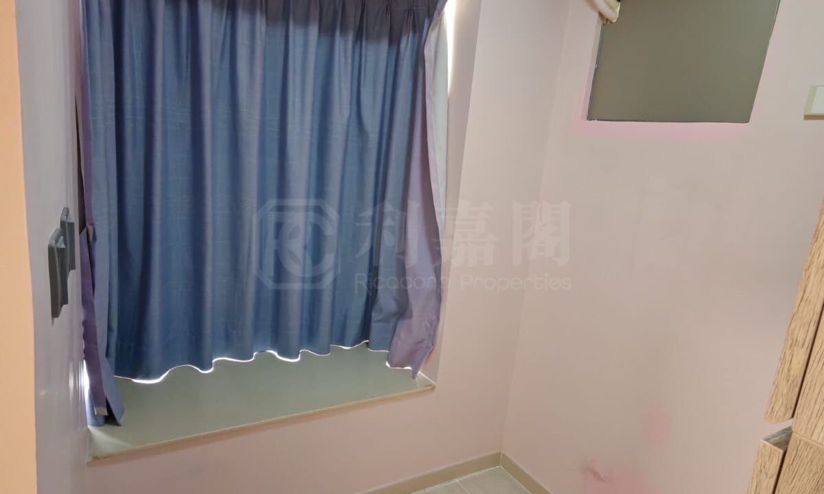 905d5888-3fe1-4bf7-bbfc-3717c9f7c21f