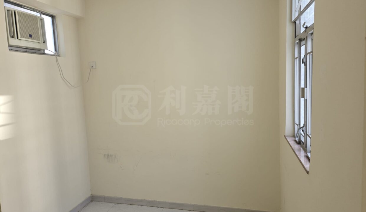 ad480b6f-a940-42cf-aea0-800735513c56