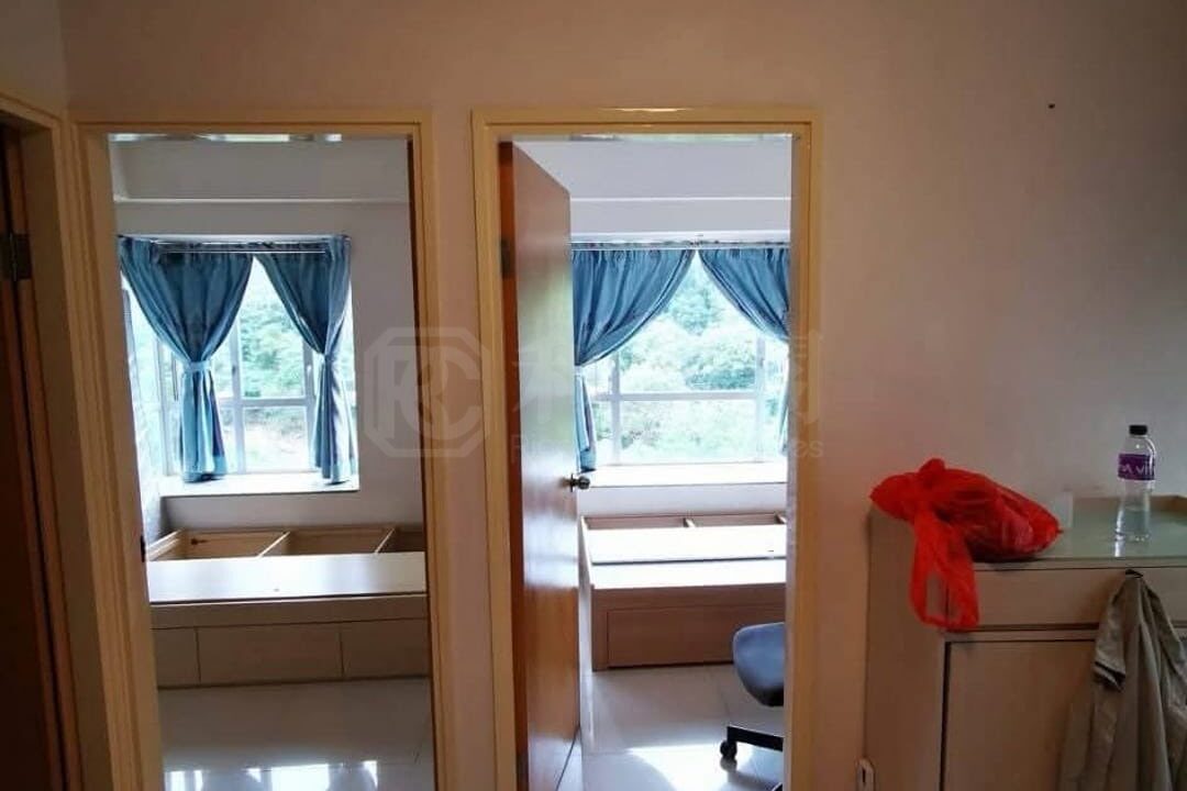 c7dccf63-68be-440e-9a23-a64cbaee511b