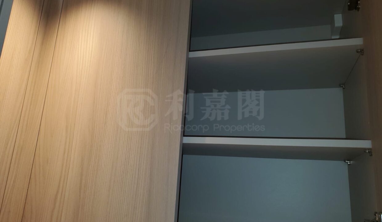 ca834fd7-c5a9-4c87-af01-0746e6a26d36