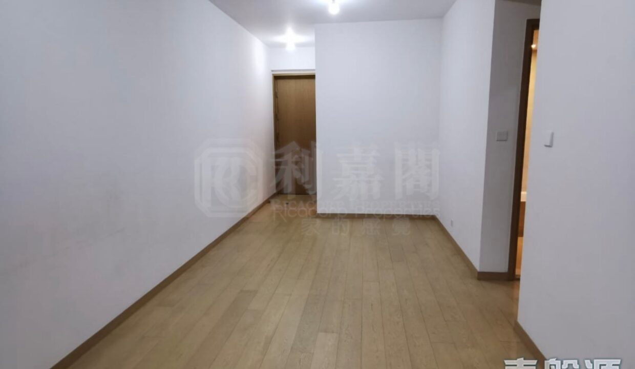 d829043b-c5cd-4279-81ad-8fd3b4a6ed3b