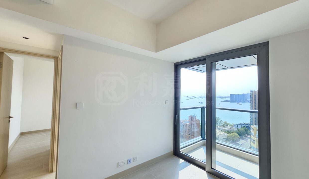 d86d9208-4f64-4fb6-96be-27719add7cdf
