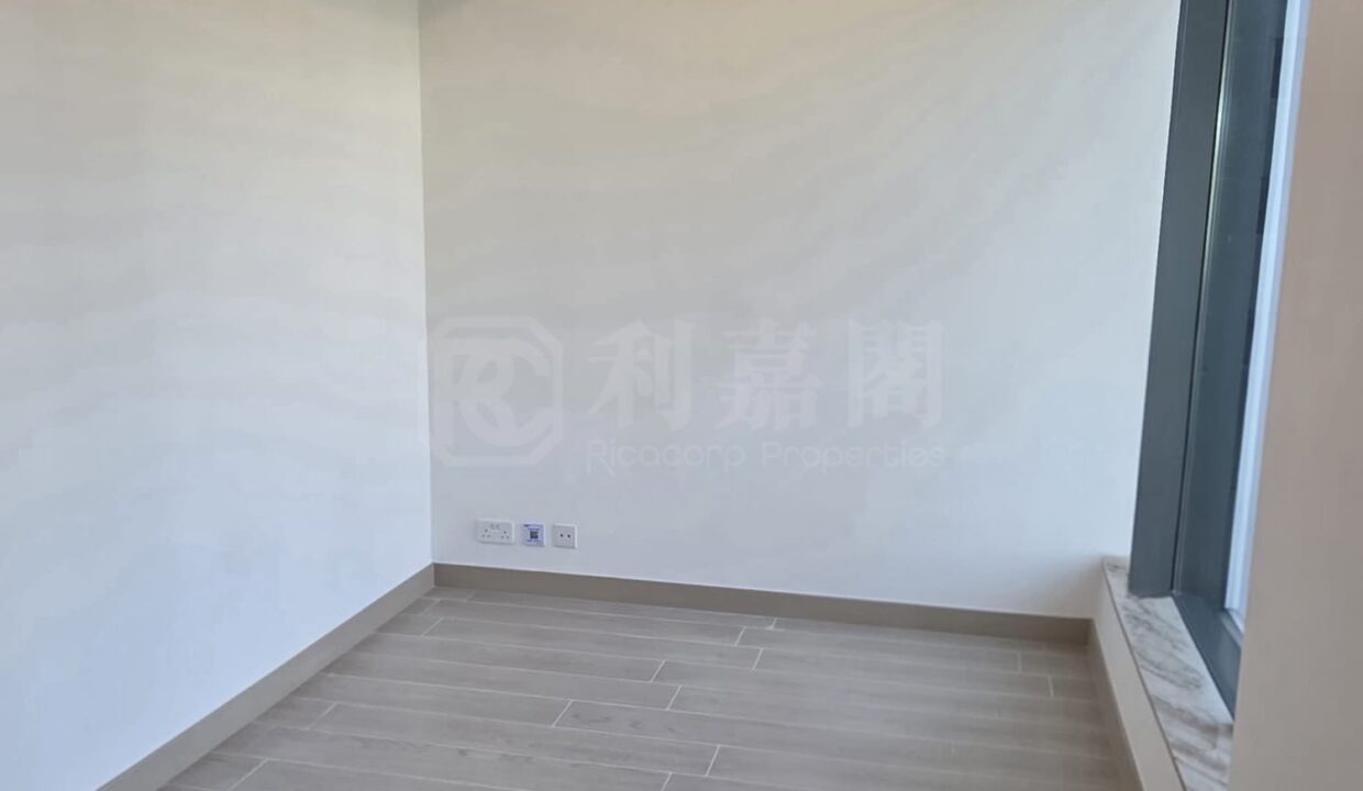 e4d7a303-f69b-4fc1-ae59-7f14a804b589
