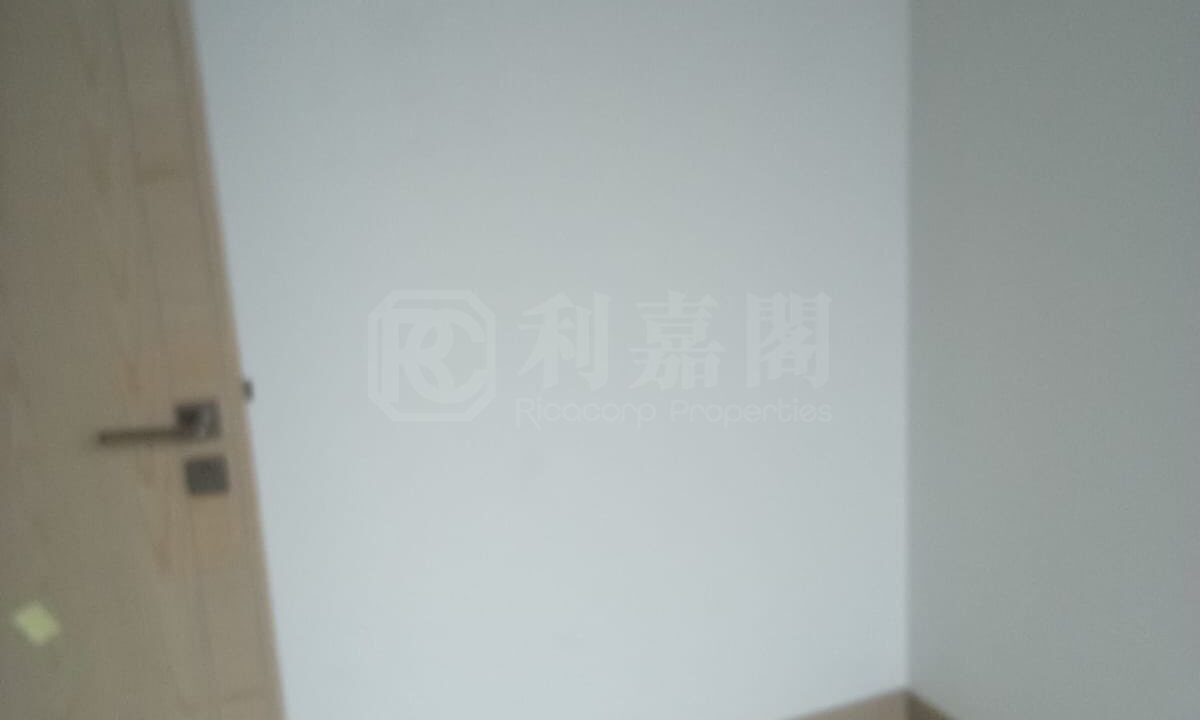 ea92874e-d26d-420a-ba14-7ab792cb1b68