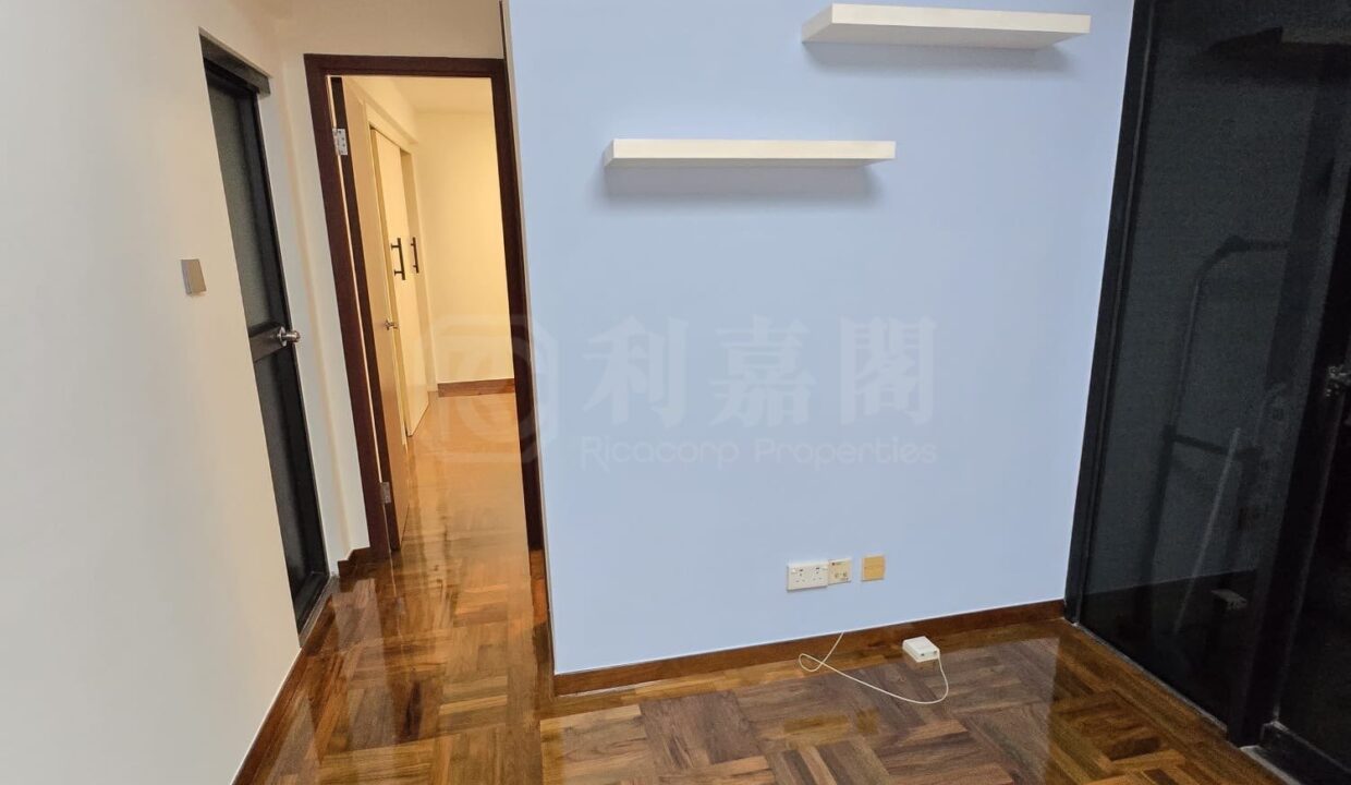 f918a1b4-912a-4995-82fc-4121295fe981